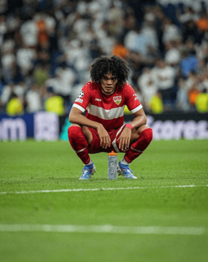 阿斯顿维拉训练开放日，窗口期遗憾出局引欢呼，欧冠在即，资深球员宣示担当 -凯时app下载