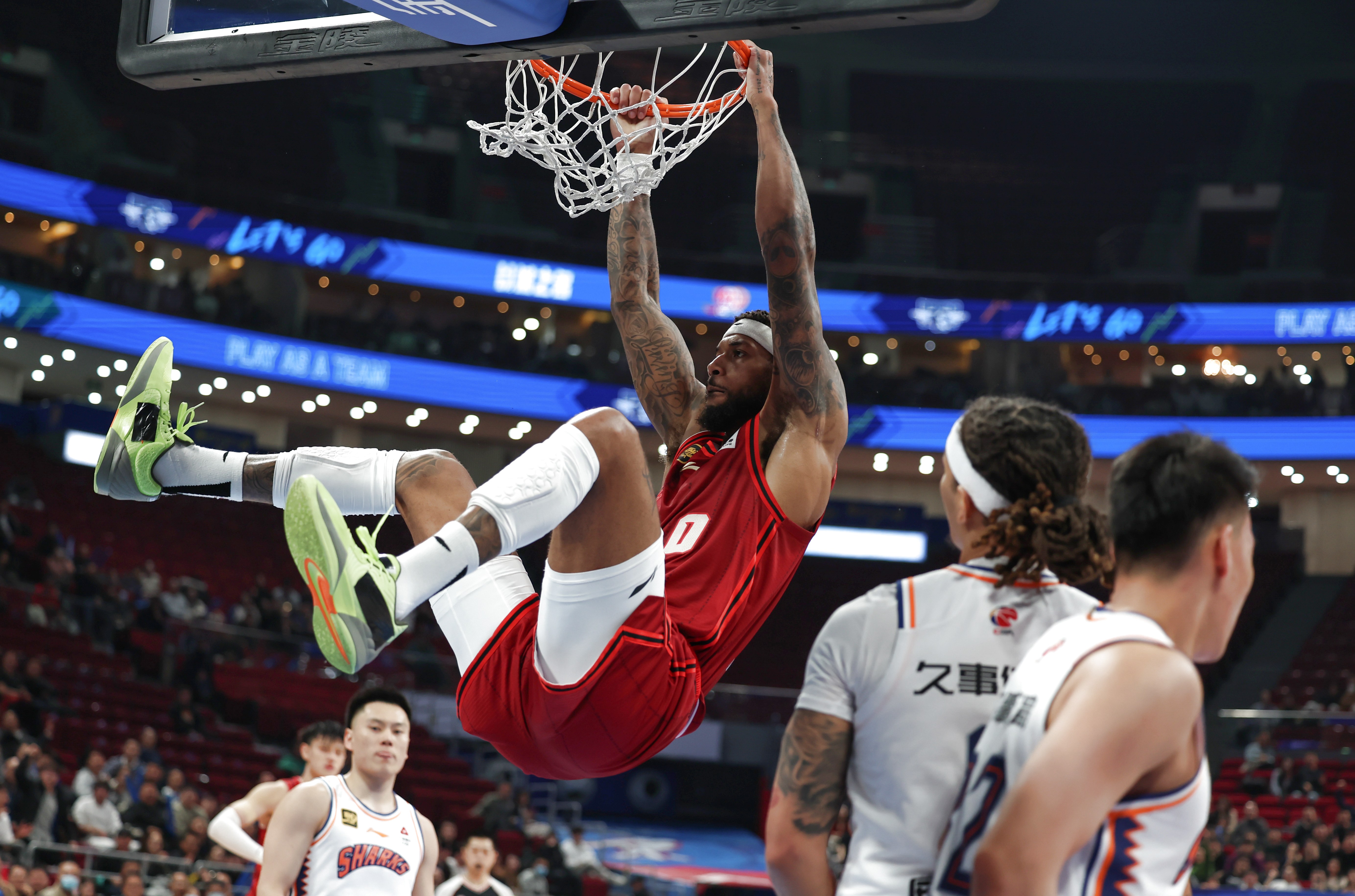 今晚布莱顿备战CBA常规赛，单刀错失细节曝光，赛场秩序良好，临场指挥获称赞的简单介绍-凯时网站