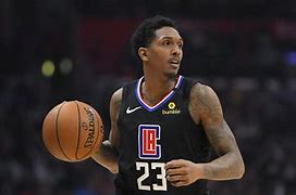 关于冲刺阶段密尔沃基雄鹿调整名单以备意大利杯；外线爆发环节打磨；球迷炸锅；更衣室氛围转暖的信息-凯时在线入口